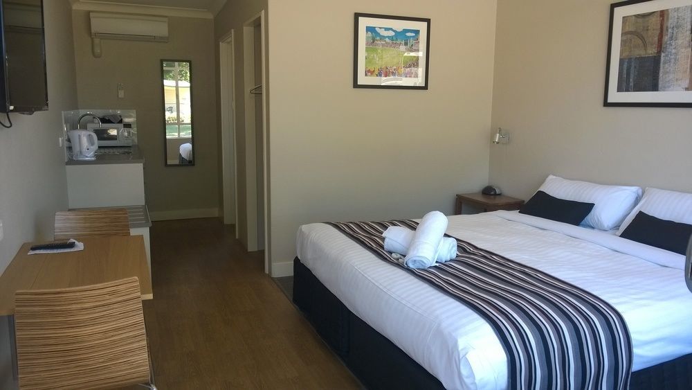 Canberra Carotel Motel Экстерьер фото