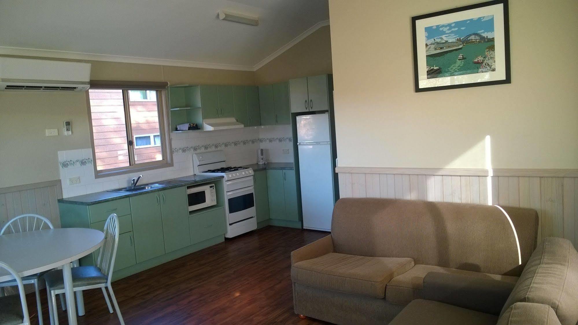 Canberra Carotel Motel Экстерьер фото