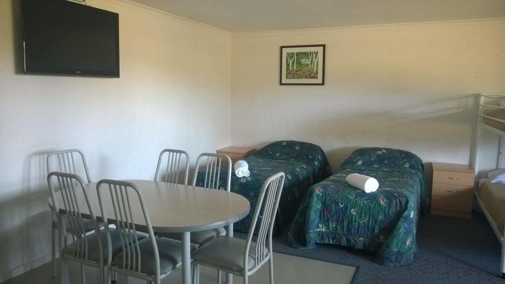 Canberra Carotel Motel Экстерьер фото