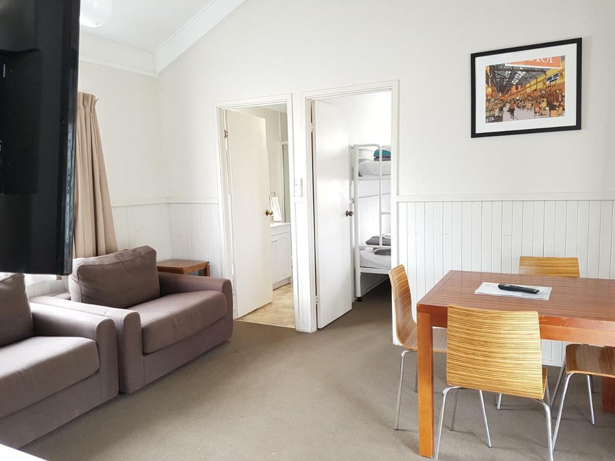 Canberra Carotel Motel Экстерьер фото