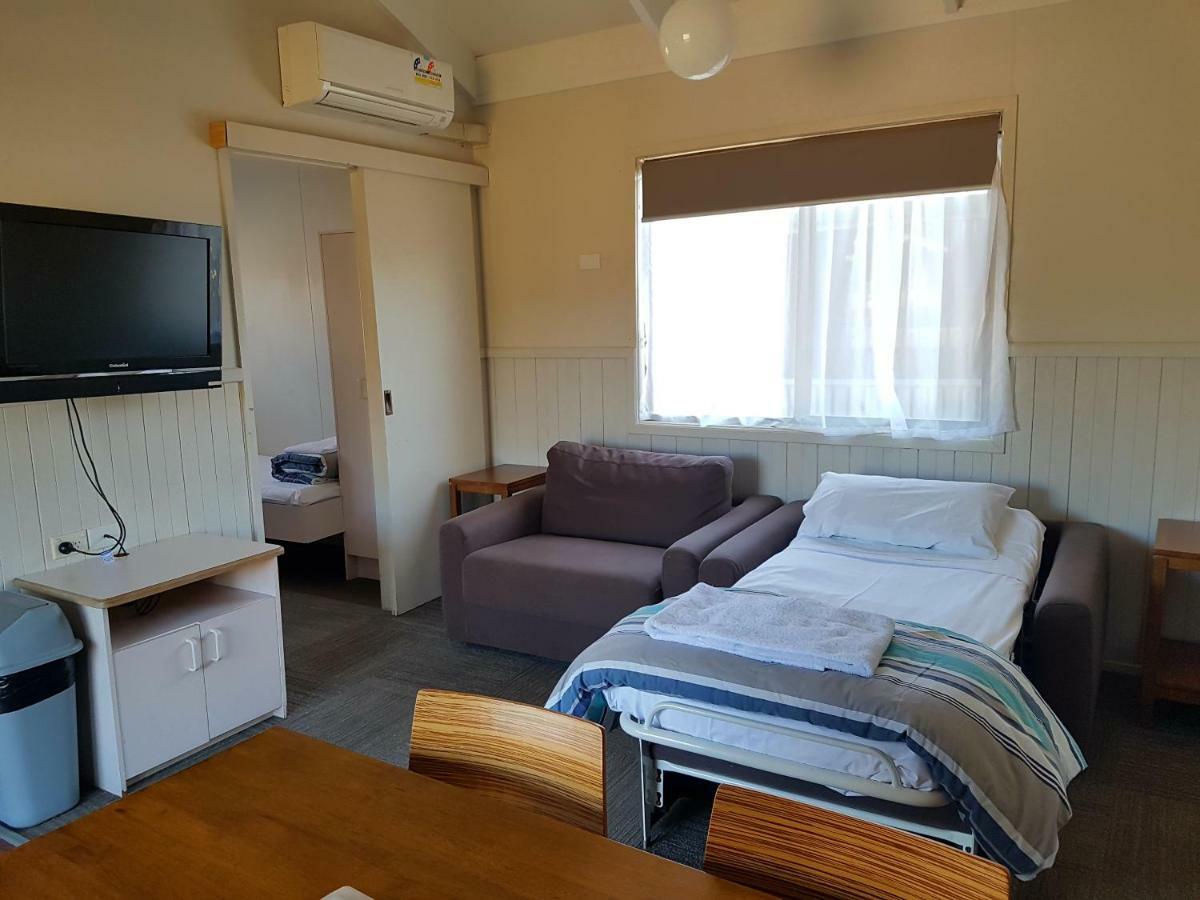 Canberra Carotel Motel Экстерьер фото
